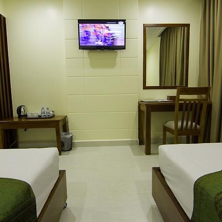 Rose Emerald Hotel Phnom Penh Ngoại thất bức ảnh