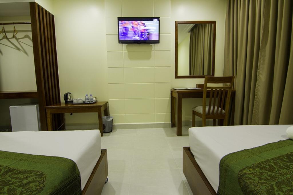 Rose Emerald Hotel Phnom Penh Ngoại thất bức ảnh