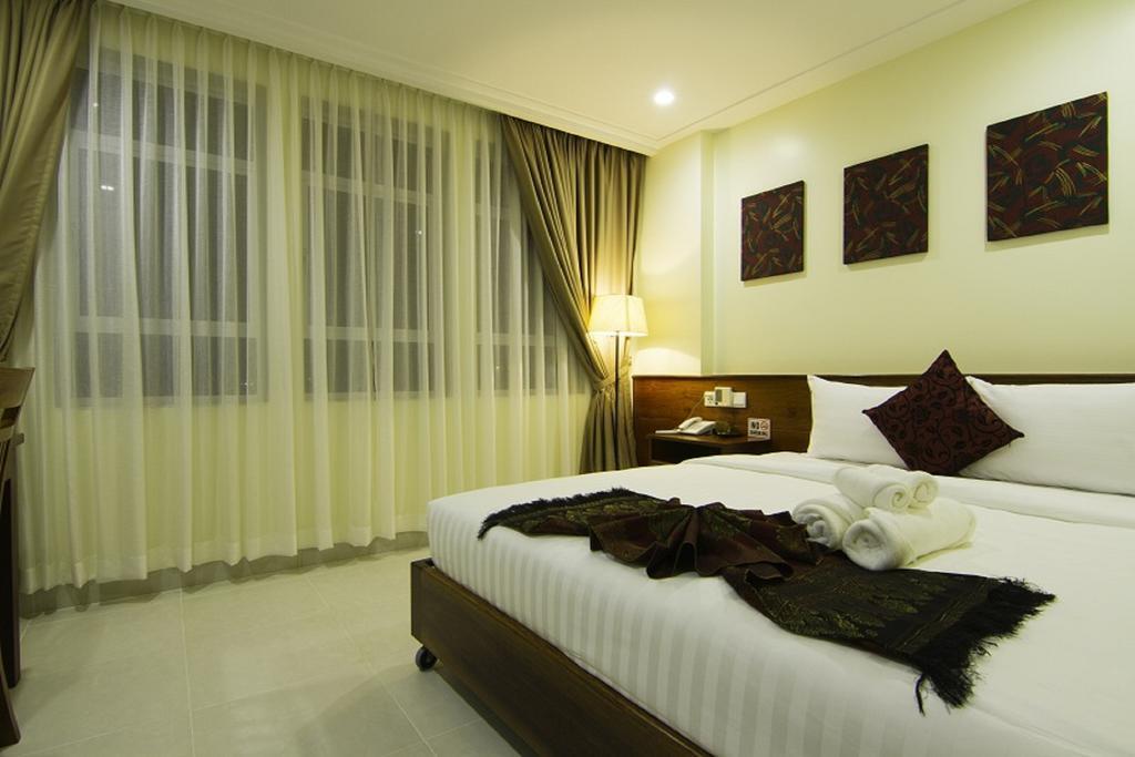 Rose Emerald Hotel Phnom Penh Ngoại thất bức ảnh