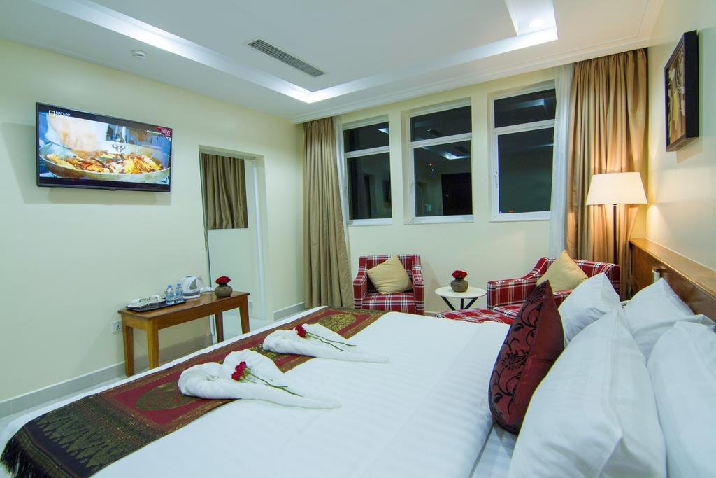Rose Emerald Hotel Phnom Penh Ngoại thất bức ảnh