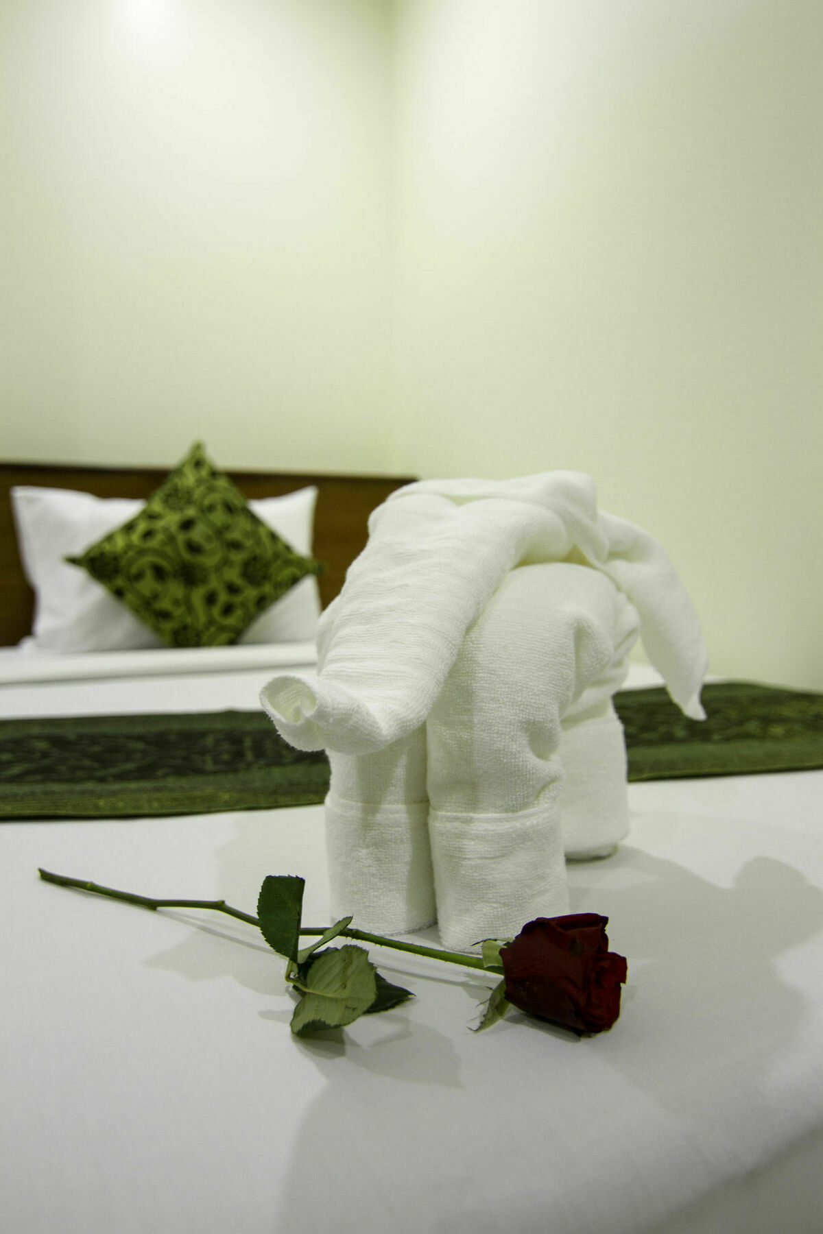 Rose Emerald Hotel Phnom Penh Ngoại thất bức ảnh