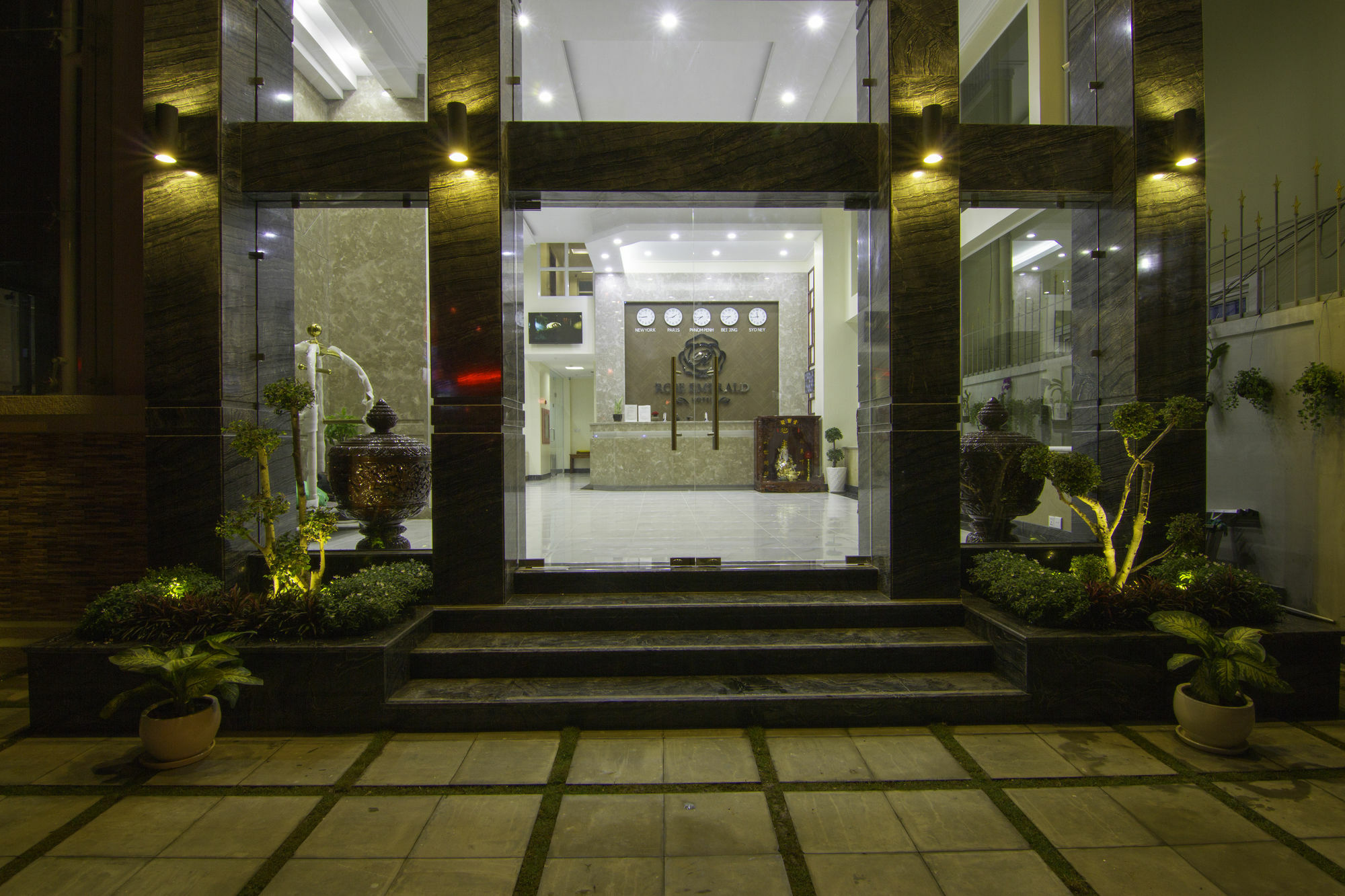 Rose Emerald Hotel Phnom Penh Ngoại thất bức ảnh