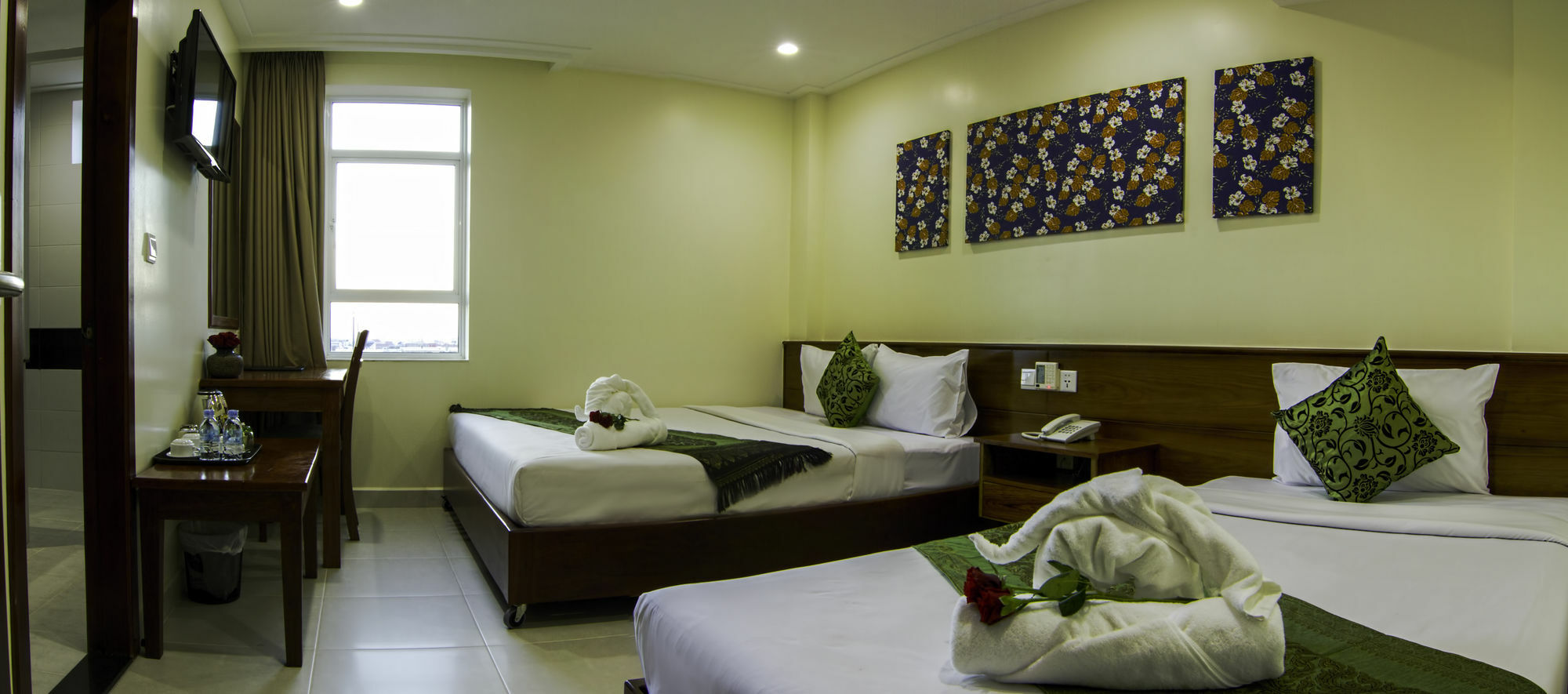 Rose Emerald Hotel Phnom Penh Ngoại thất bức ảnh