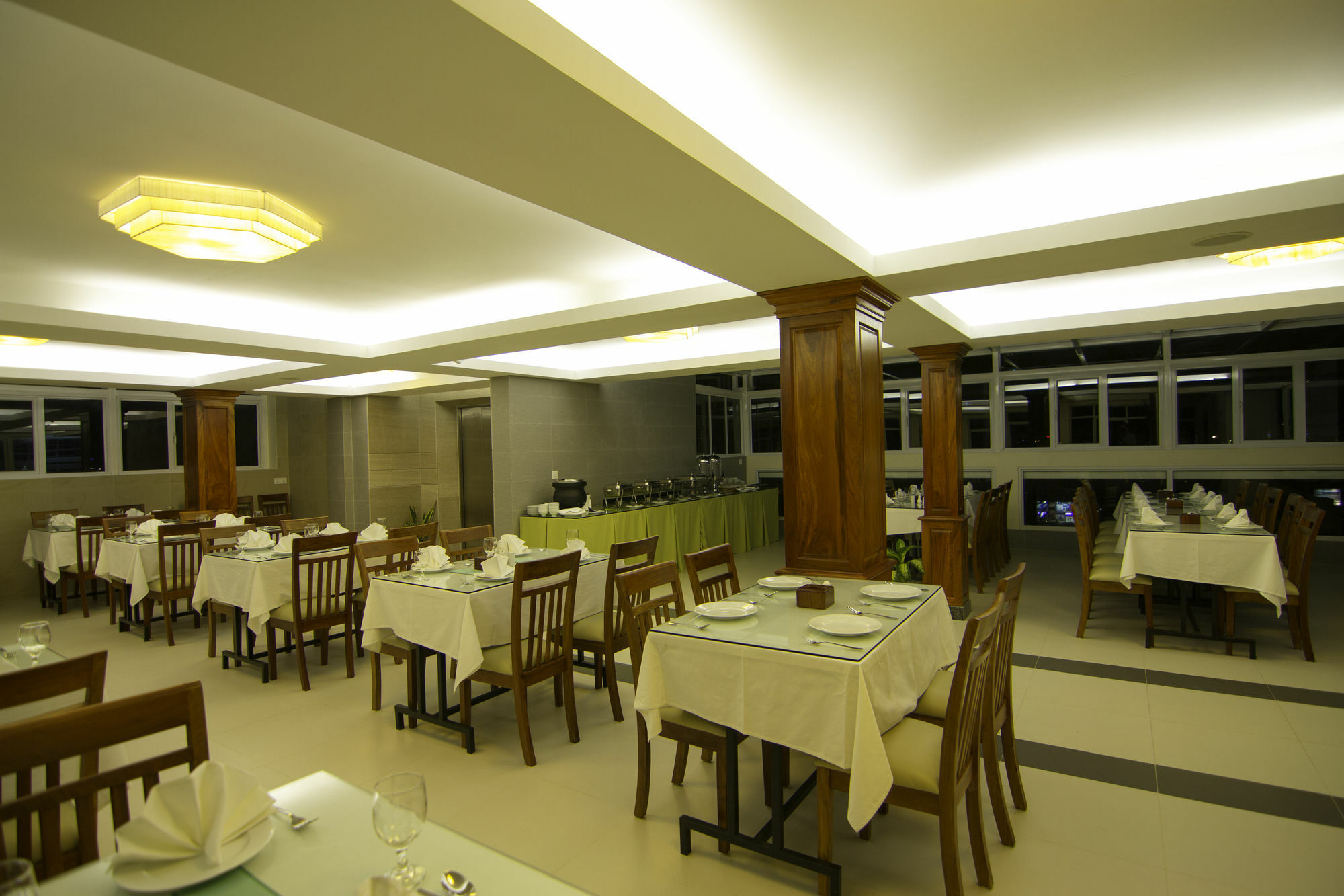 Rose Emerald Hotel Phnom Penh Ngoại thất bức ảnh