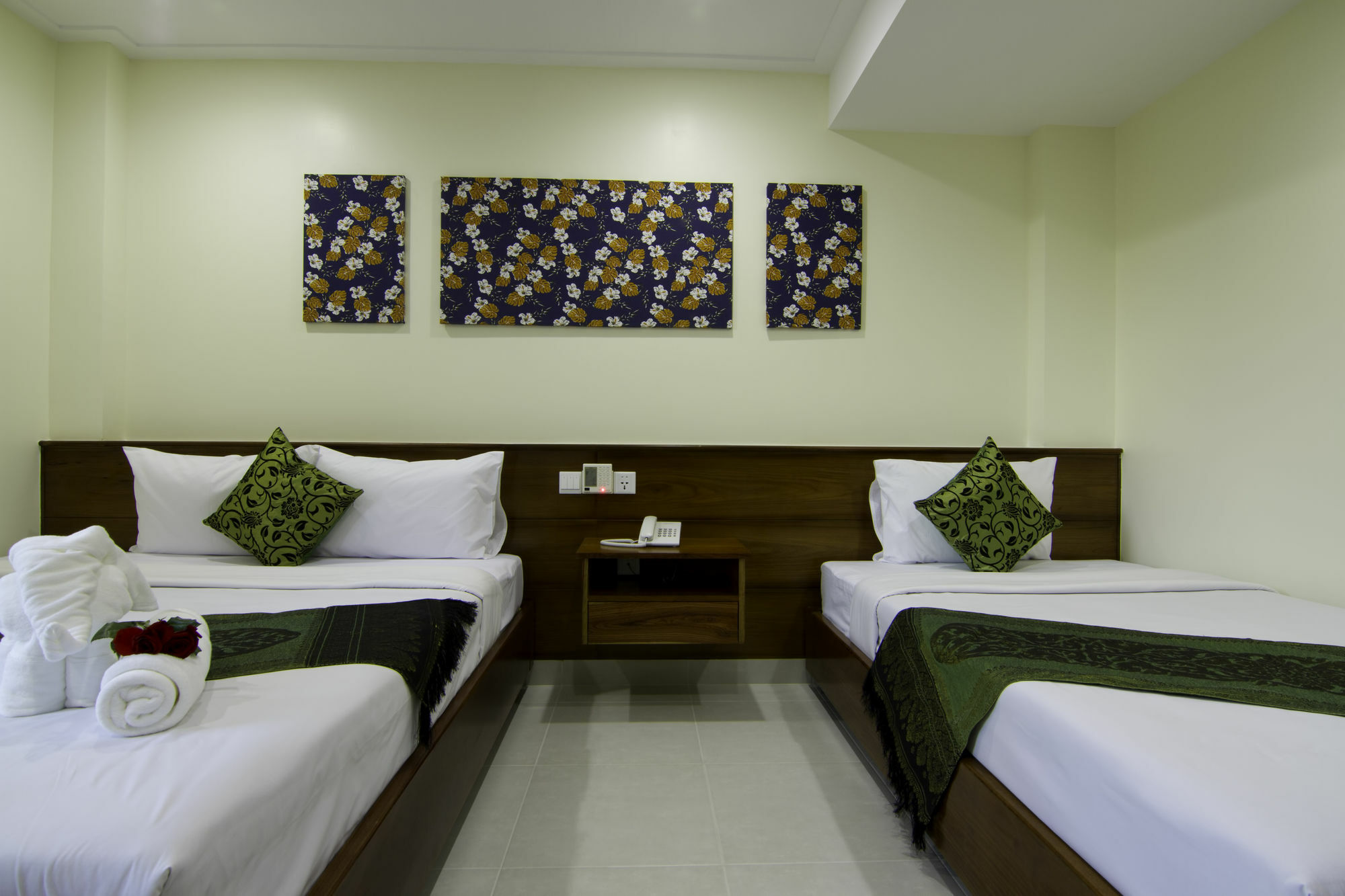 Rose Emerald Hotel Phnom Penh Ngoại thất bức ảnh