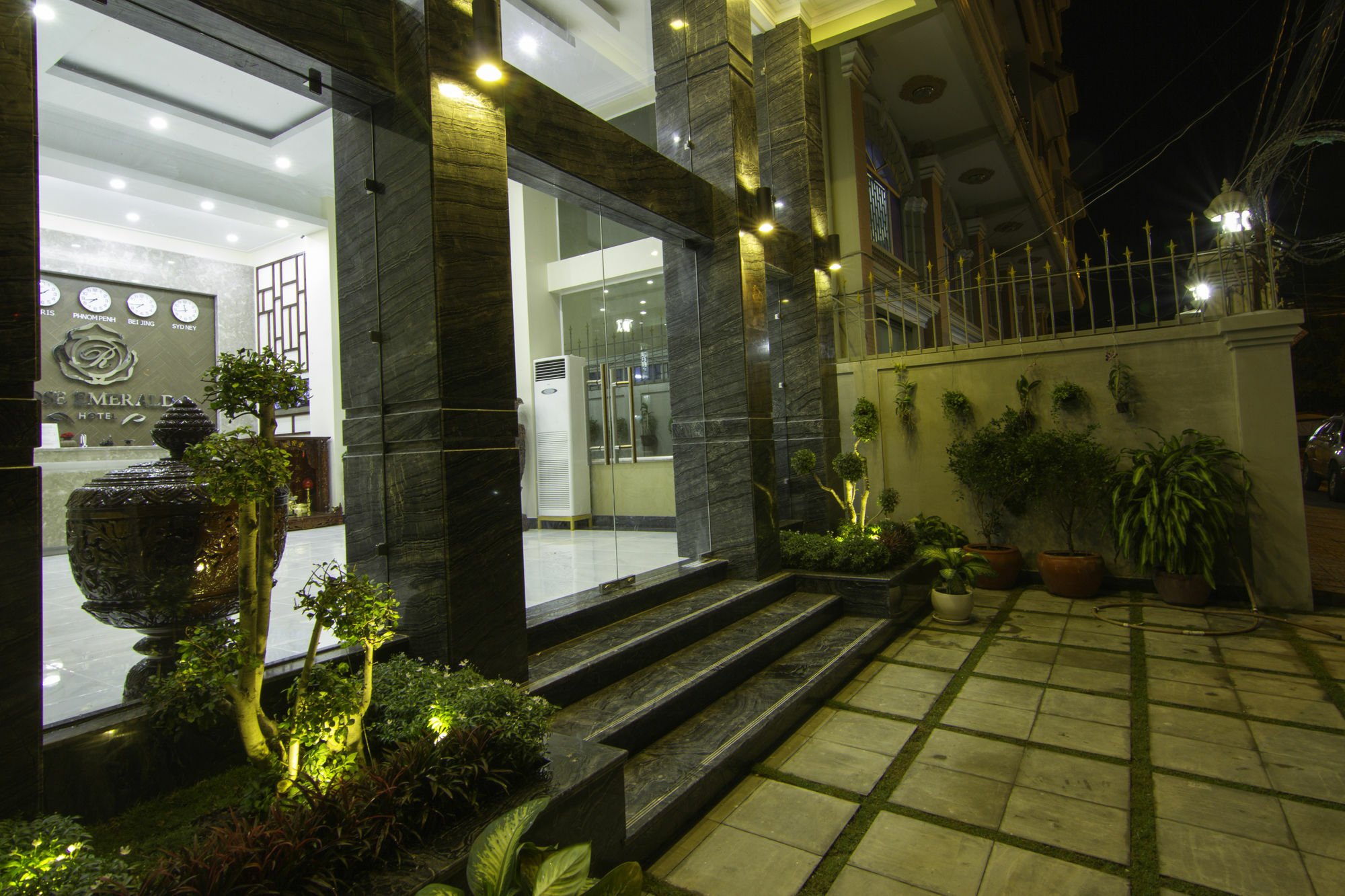 Rose Emerald Hotel Phnom Penh Ngoại thất bức ảnh
