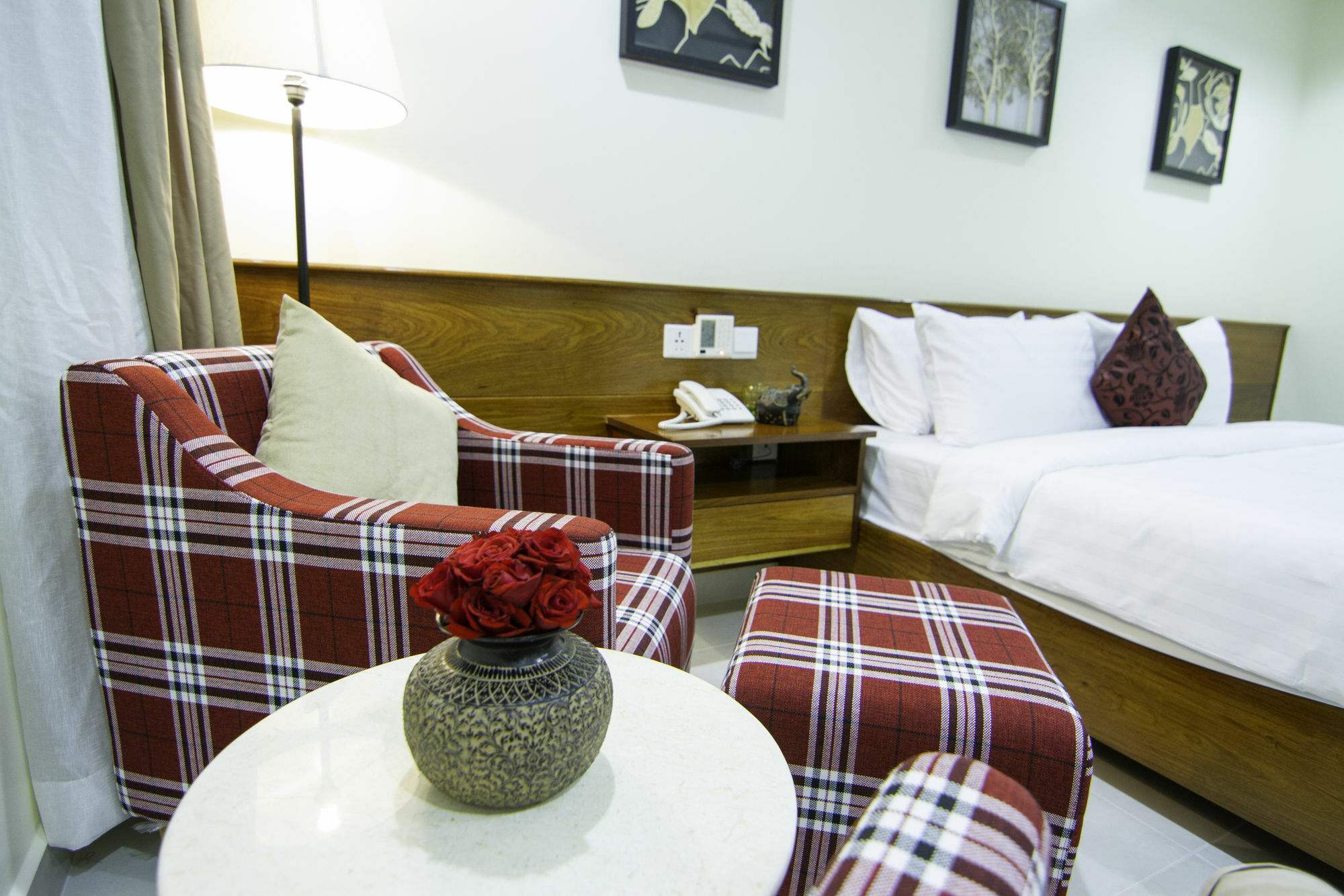 Rose Emerald Hotel Phnom Penh Ngoại thất bức ảnh