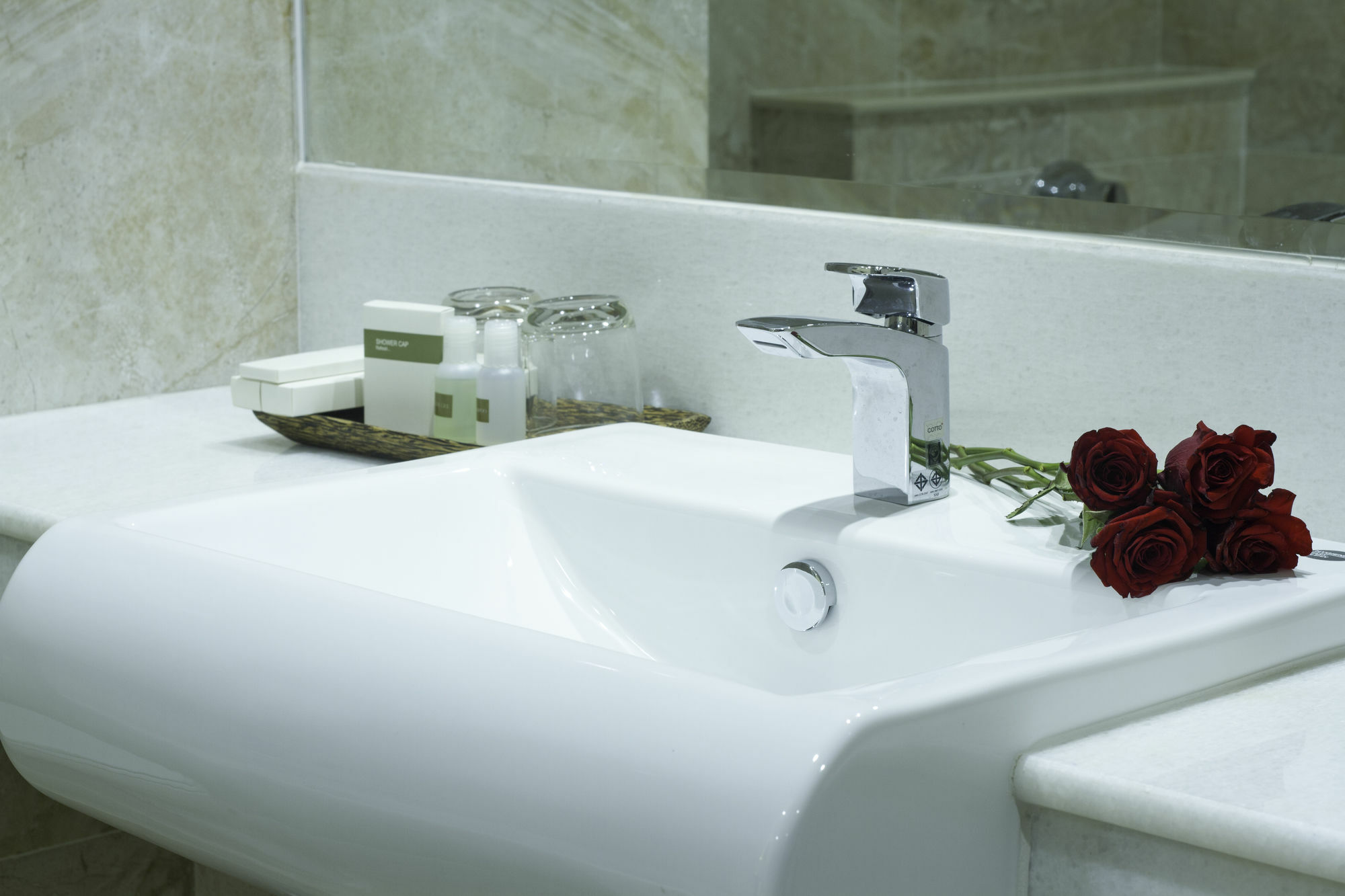 Rose Emerald Hotel Phnom Penh Ngoại thất bức ảnh