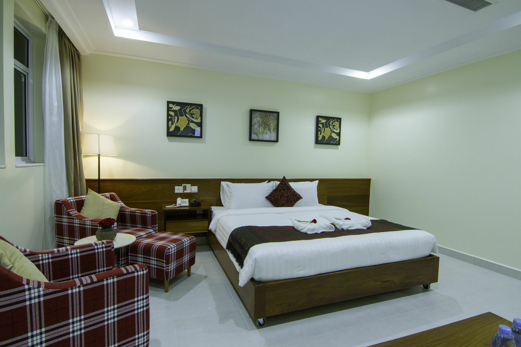 Rose Emerald Hotel Phnom Penh Ngoại thất bức ảnh