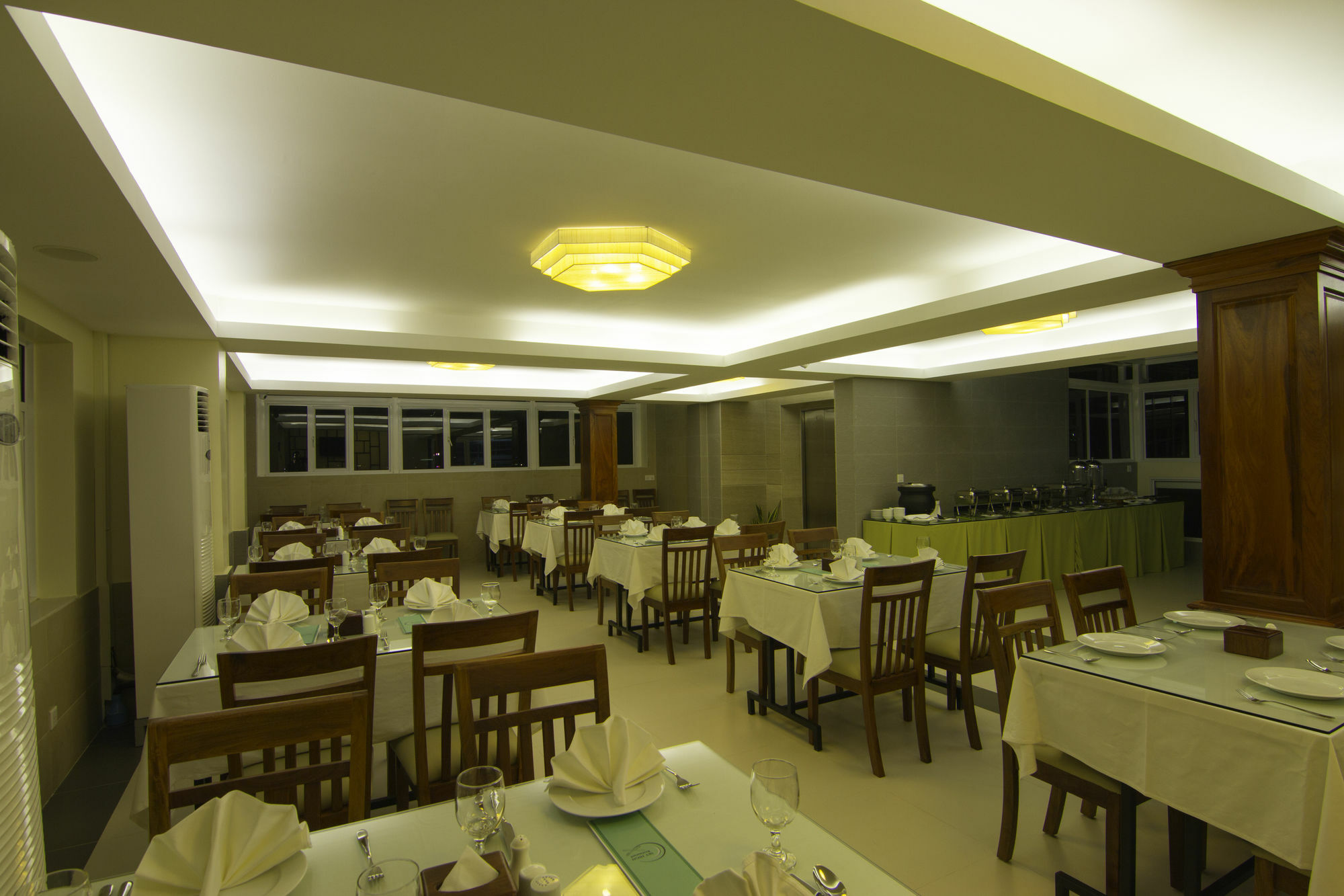Rose Emerald Hotel Phnom Penh Ngoại thất bức ảnh